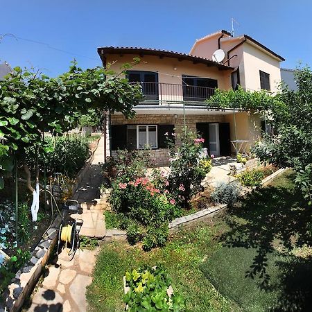 Apartment Ema Premantura Chambre photo