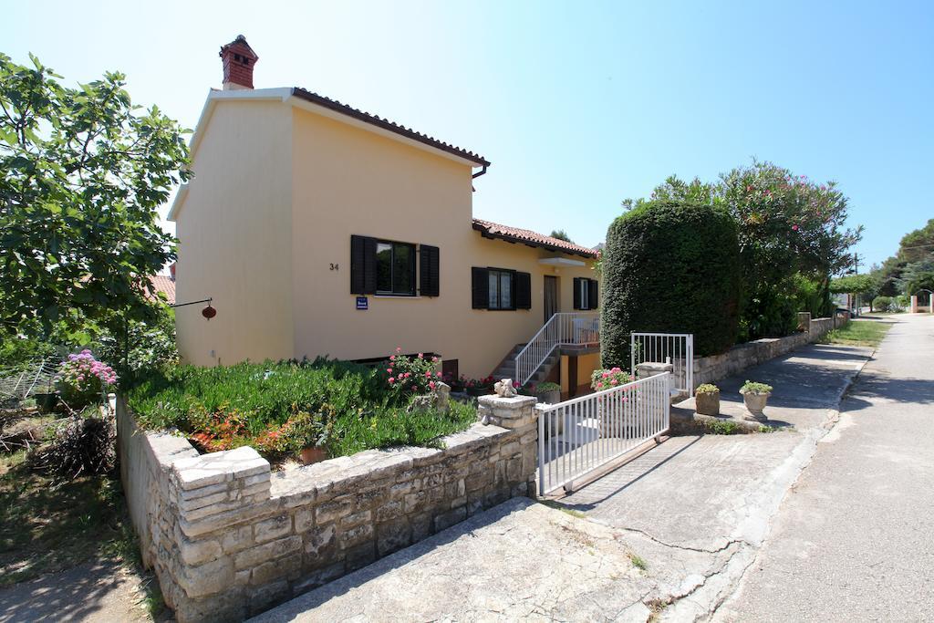 Apartment Ema Premantura Chambre photo