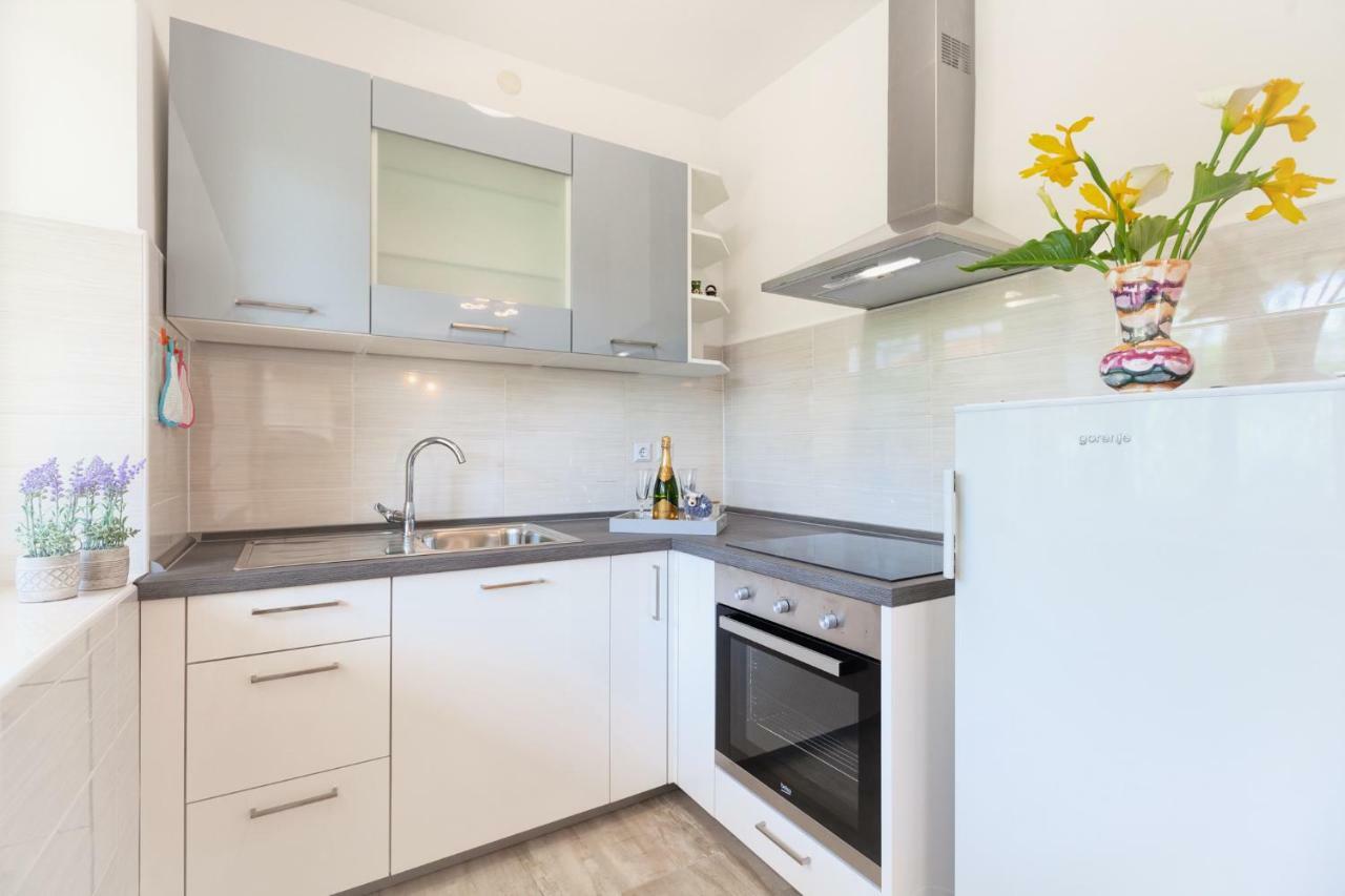 Apartment Ema Premantura Extérieur photo
